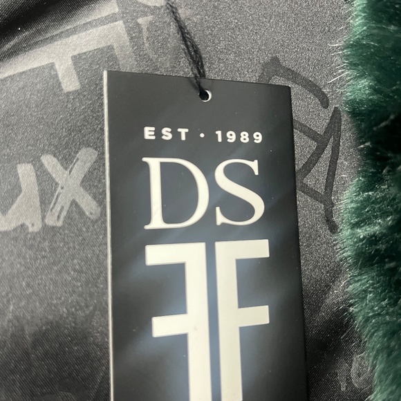 Donna Salyers Emerald Fabulous Fur - Picture 4 of 10